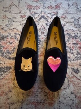 Del Toro Black Velvet Loafers with Gold Cat and Pink Heart Embroidery